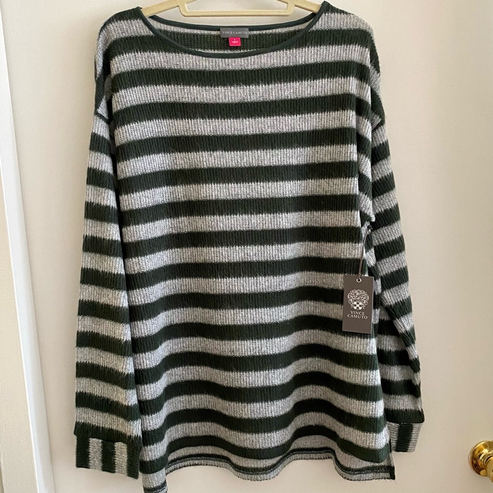NWT Vince Camuto green/grey sweater. Size L.
